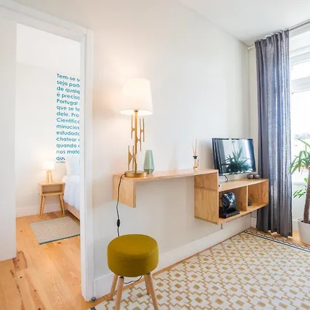 Guestready - Chic And Vibrant Near Anjos Apartment *